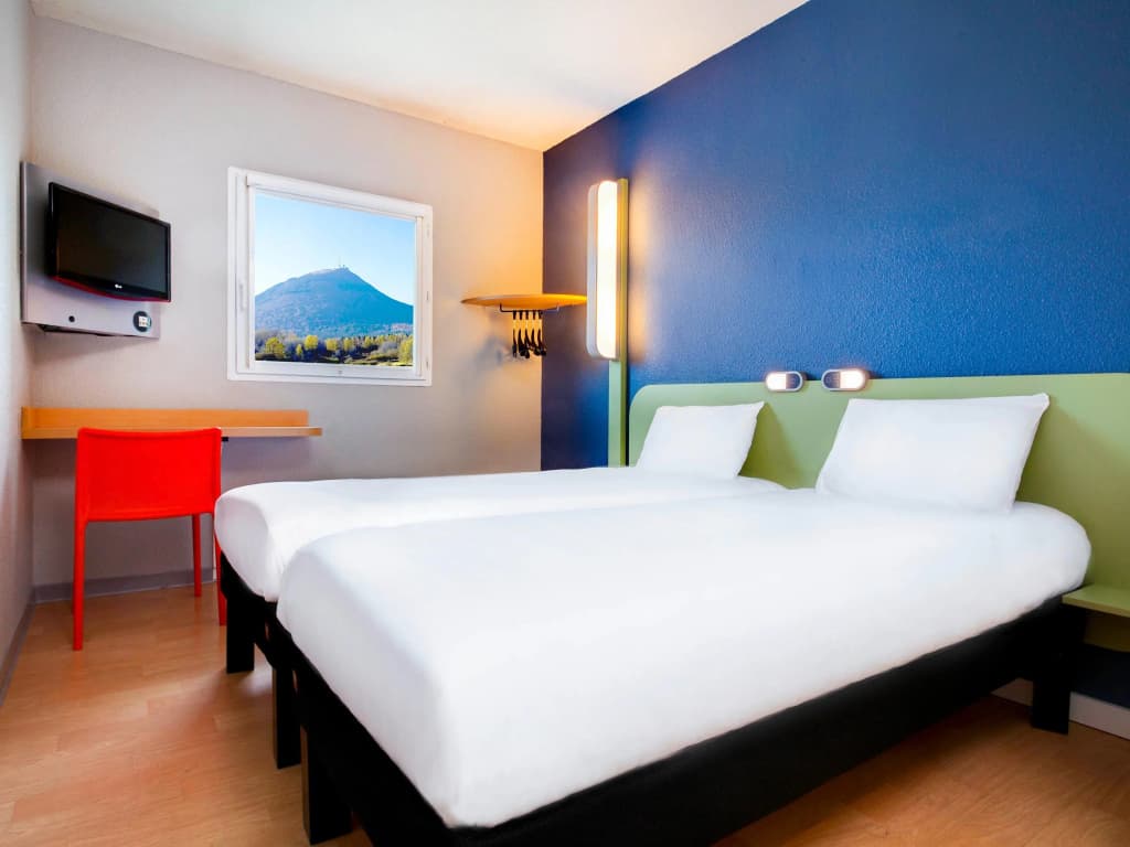 ibis budget Clermont-Ferrand Nord Riom - Photo 4