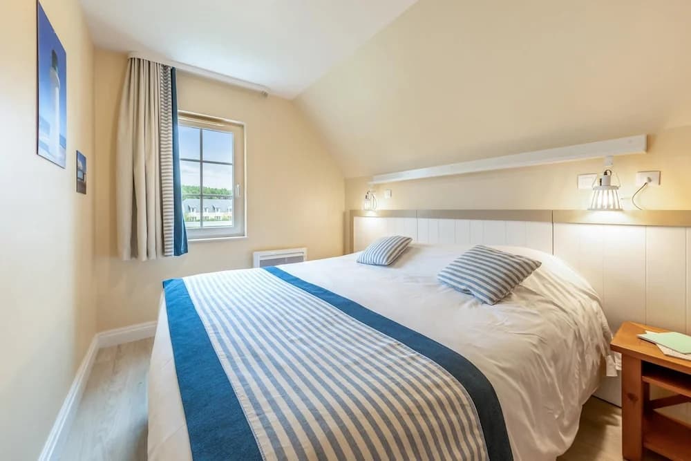 2-bedroom Beach Cottage - Photo 2