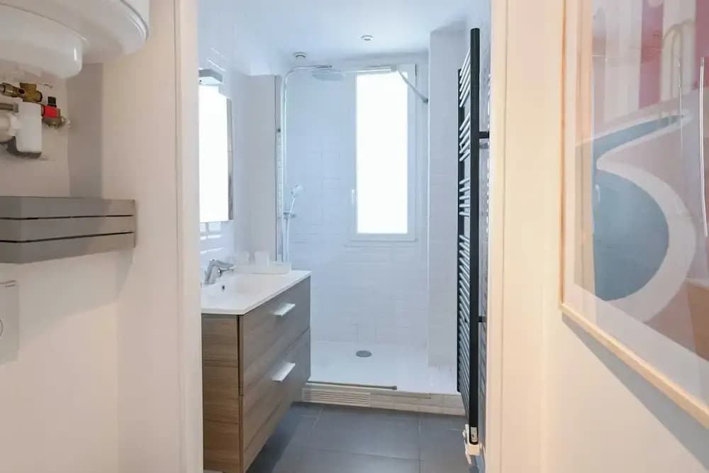 Modern Apartment - 2br-4p- Canal Saint-martin - Miniature 8