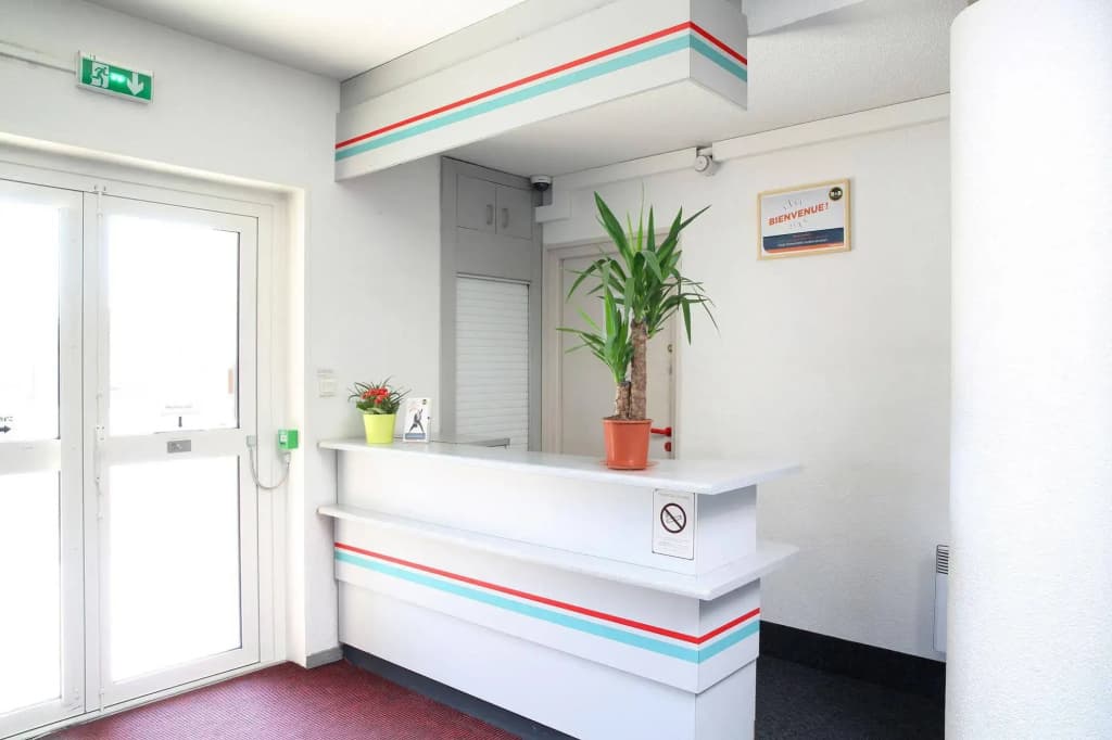 B&B HOTEL Avignon (2) - Photo 2