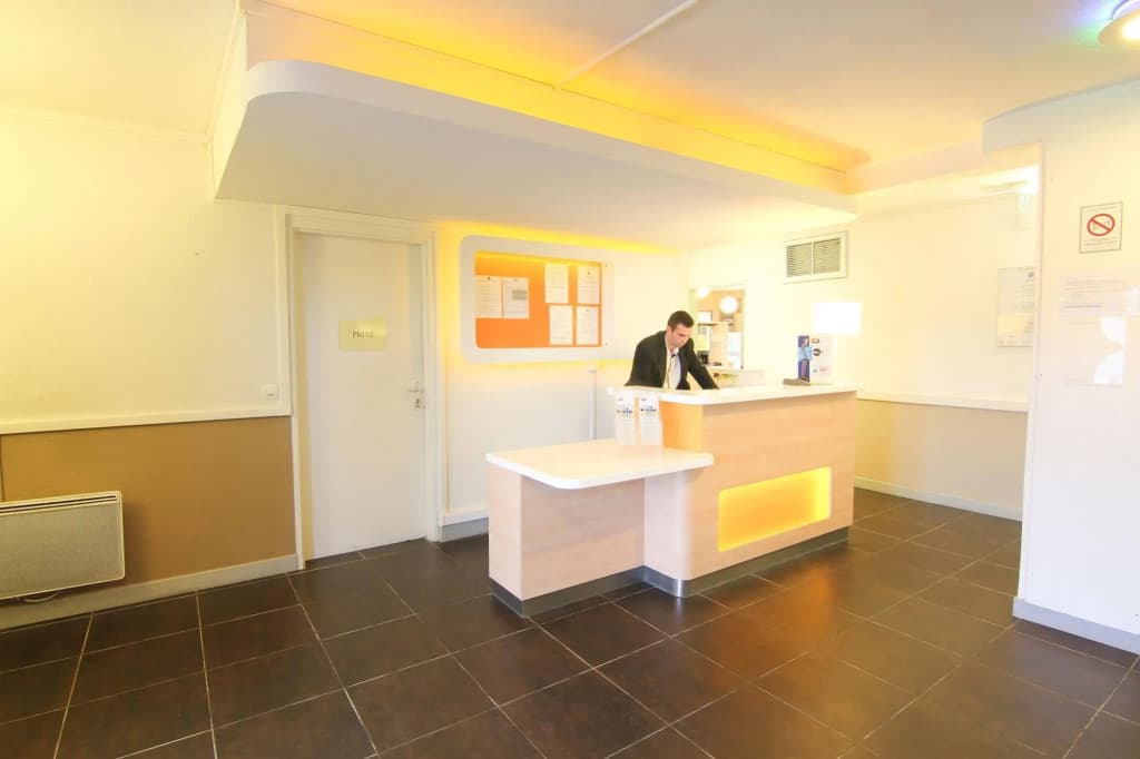 ibis budget Chateaudun - Photo 2