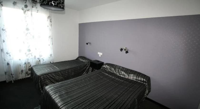 Hotel Picardy - Photo 2
