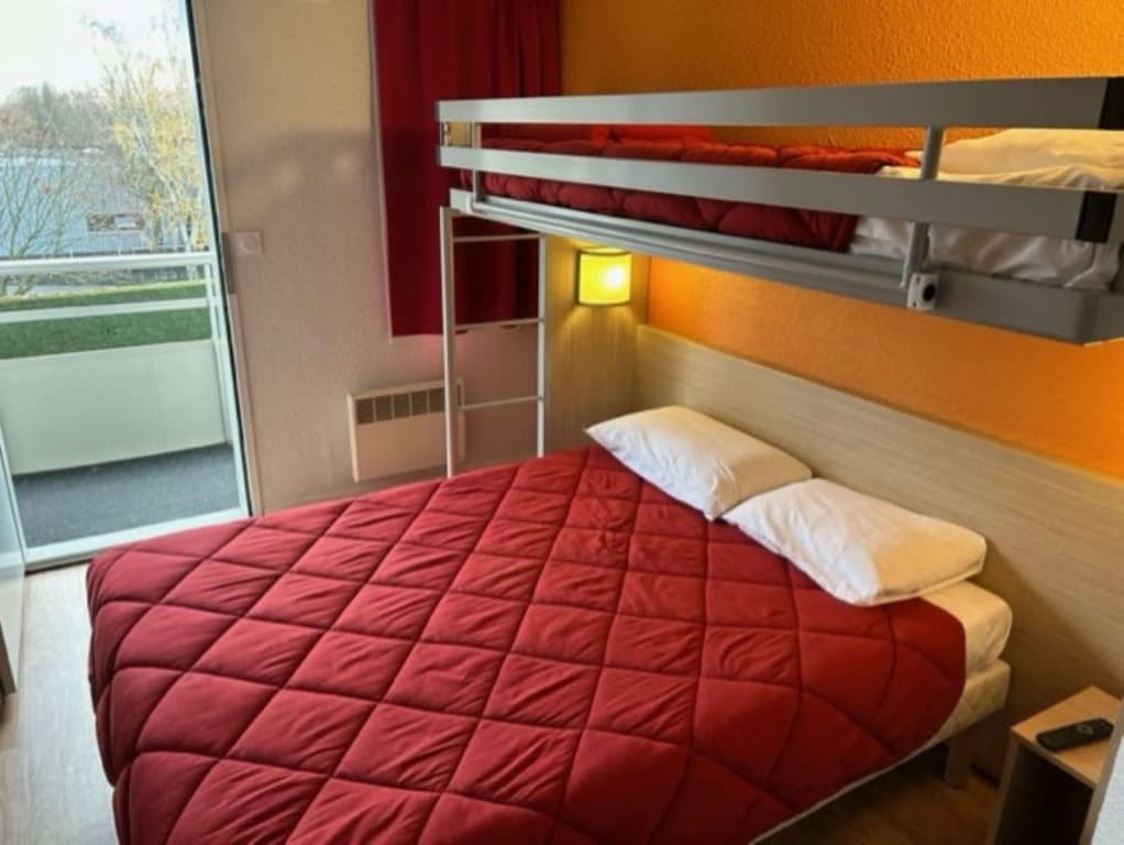 Premiere Classe Blois Nord - Photo 2