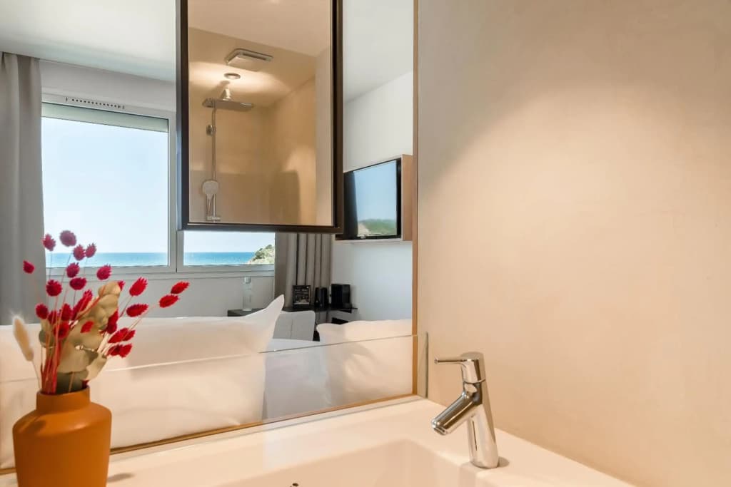 Les Elmes - Hôtel, Spa & Plage Privée - Photo 4