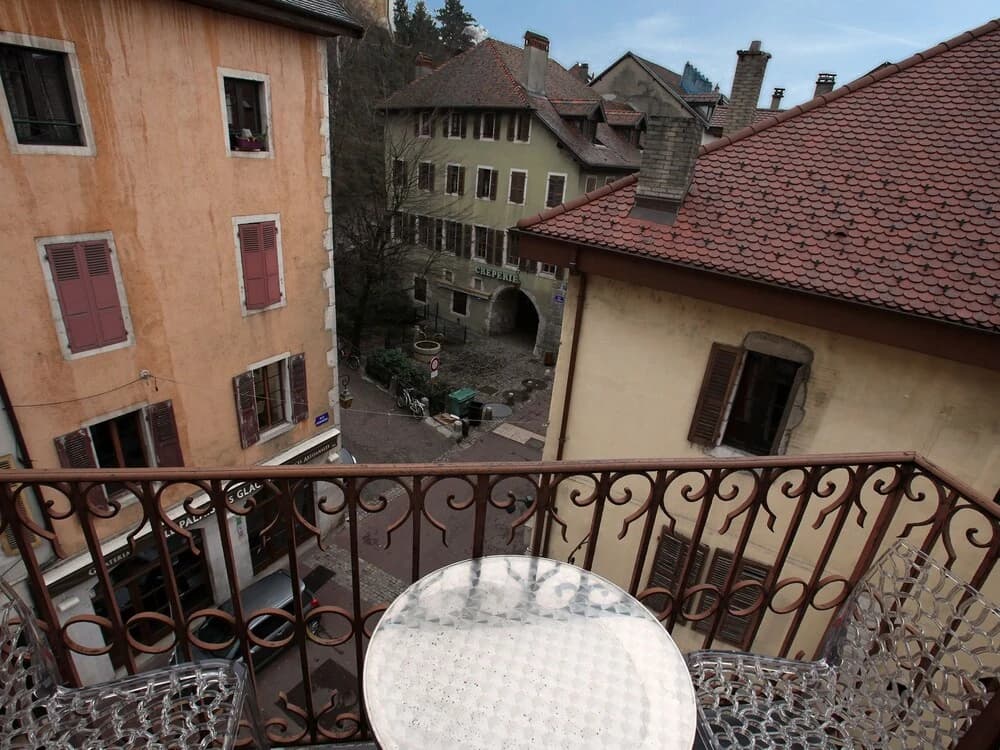 2 bd apartment with sauna- center Annecy - Miniature 8