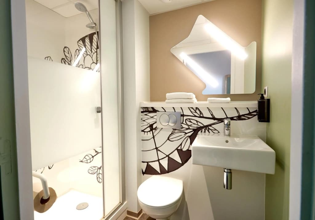 Ibis Budget Auxerre Centre - Miniature 7