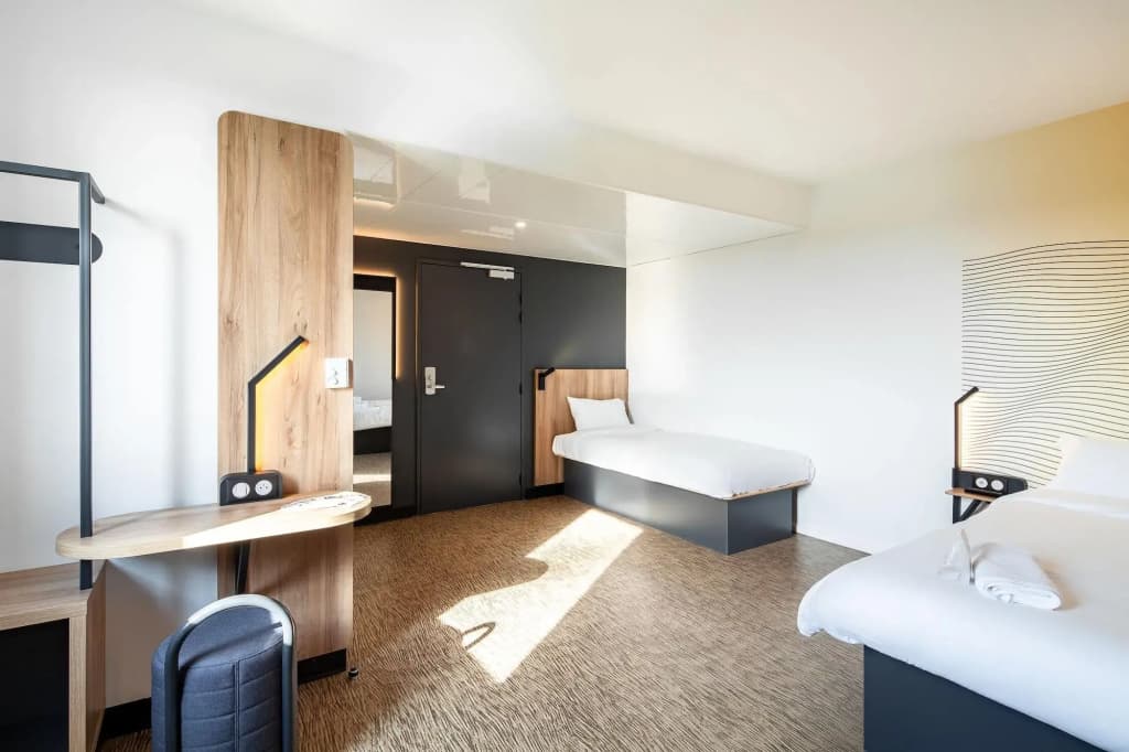 B&B HOTEL Igny Palaiseau - Photo 2