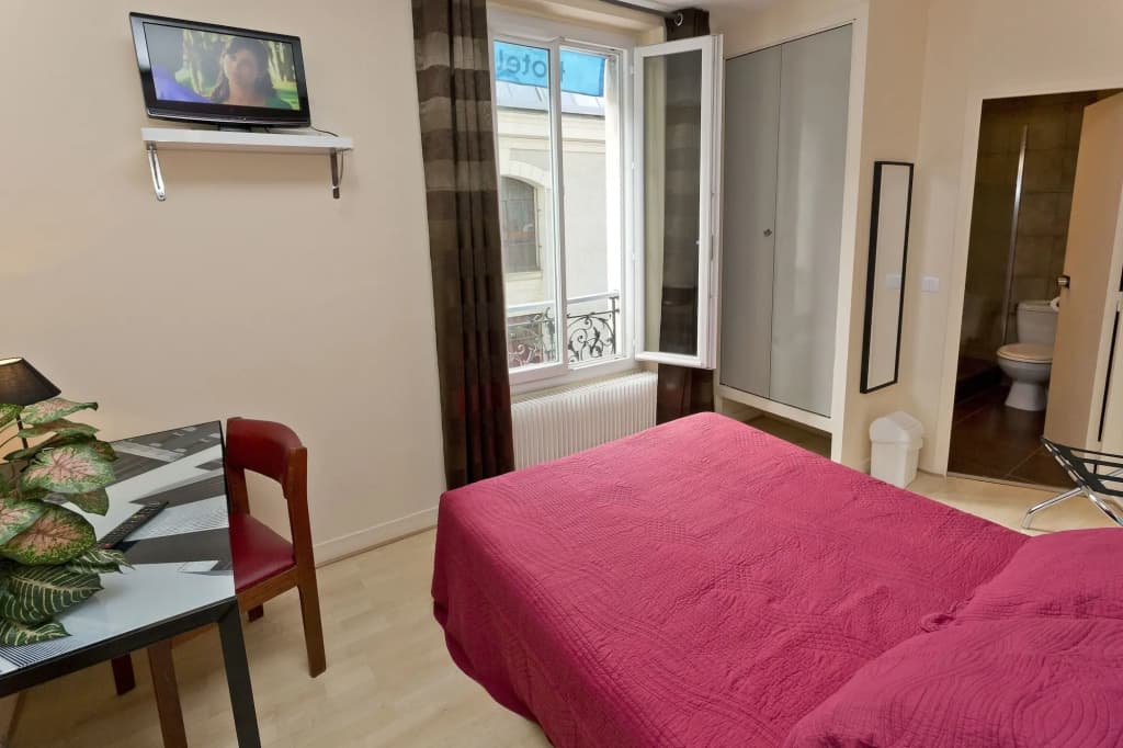 Hipotel Paris Belgrand Marie 20ème - Photo 4