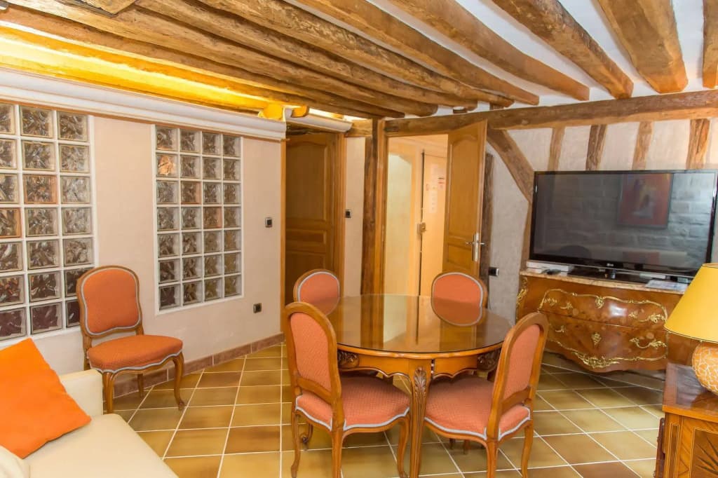 Saint Germain des Prés Apartment - Photo 4