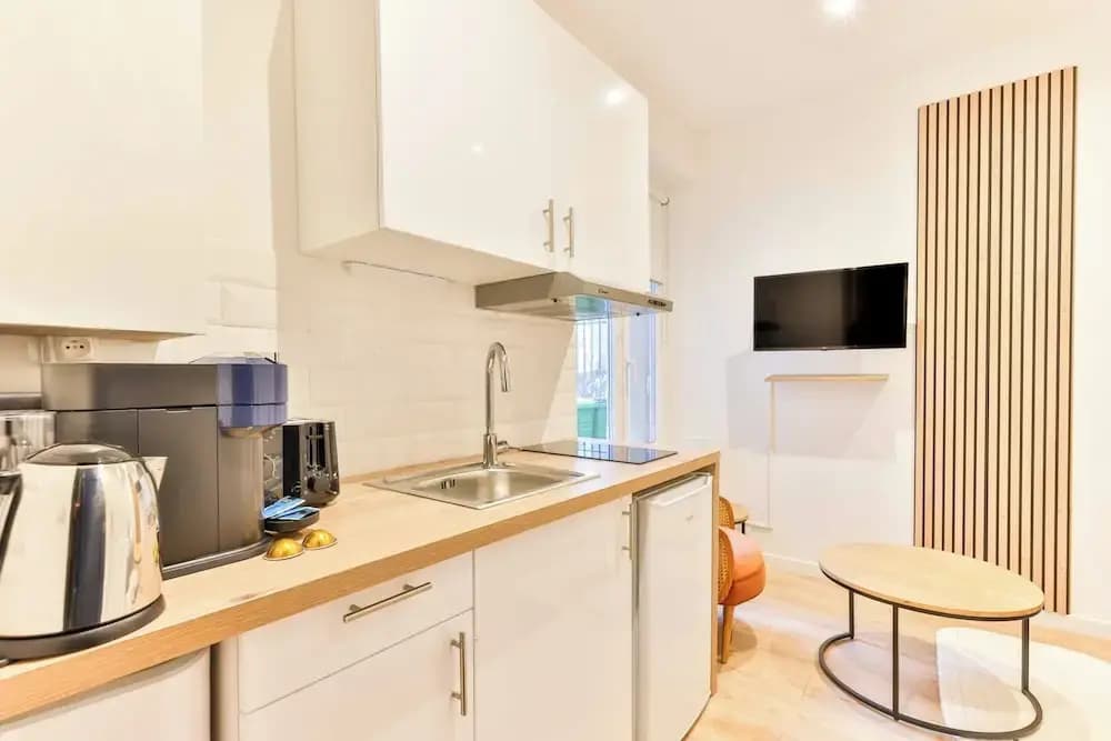 Modern Deluxe Studio in the Heart of Paris - Photo 3