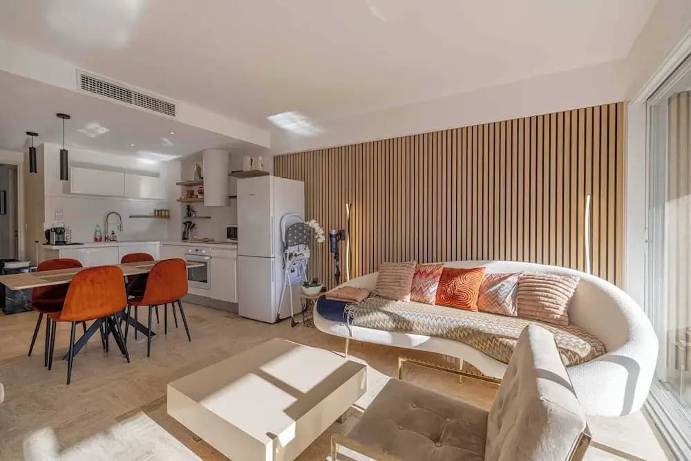Charming Apartment on Boulevard Alexandre III - Photo 4
