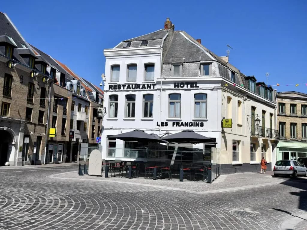 Hôtel Les Frangins - Photo 1