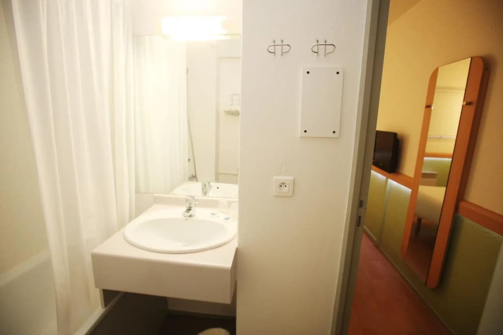ibis budget Nantes Sainte-Luce - Hôtel Rénové - Miniature 8