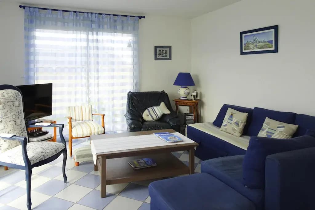 Holiday Home in Le Guilvinec Near Sandy Beach - Photo 2