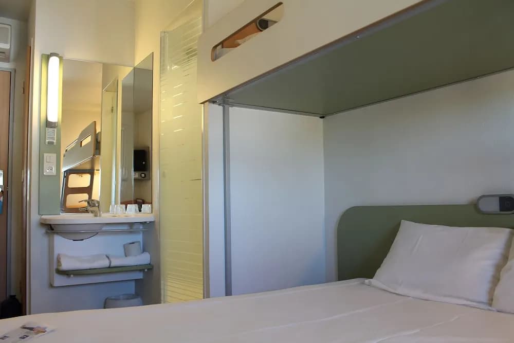 First Inn Hotel - Photo 3