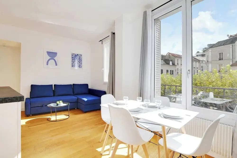 Cozy Apartment 2bdr/5p - in the Heart of Suresnes - Photo 1