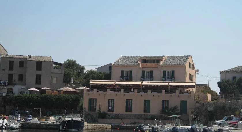 La Jetée Hotel & Restaurant - Photo 1