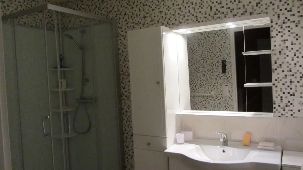 Chambre D'Hotes Les Glycines - Miniature 6