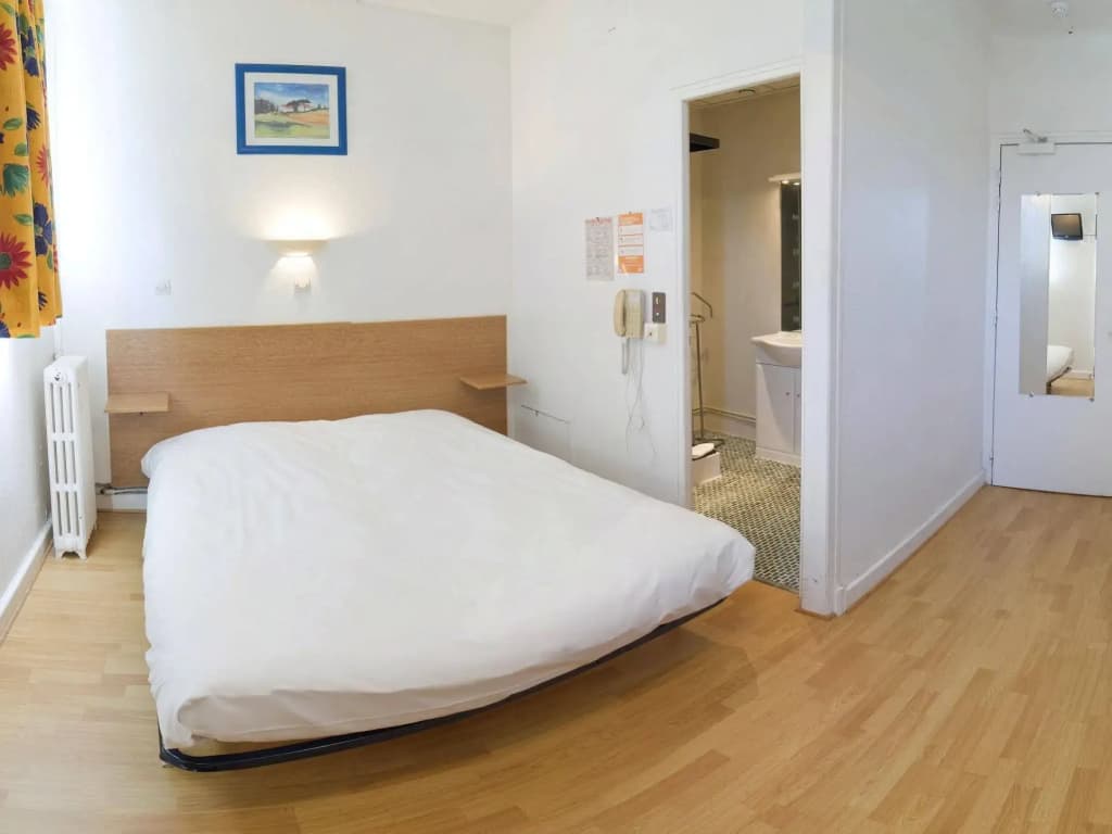 Hôtel Les Colombes - Photo 4