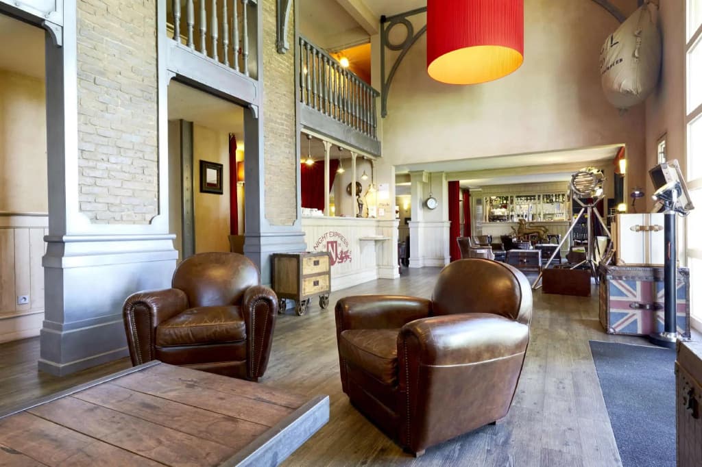 Brit Hotel Essentiel CHOLET - Photo 2