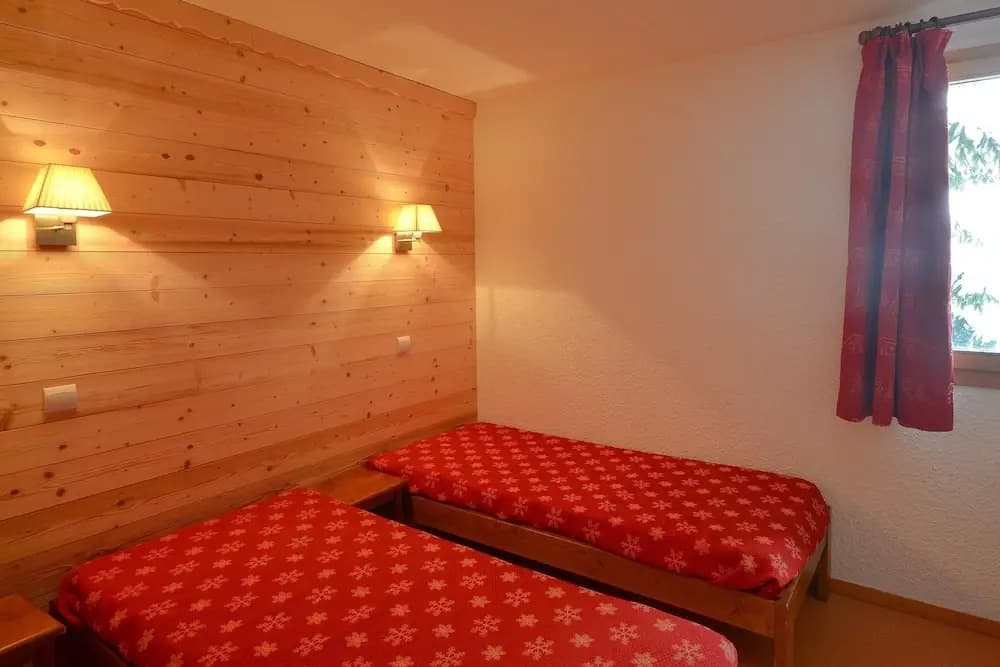 Beautiful Apartment With Balcony - Photo 2