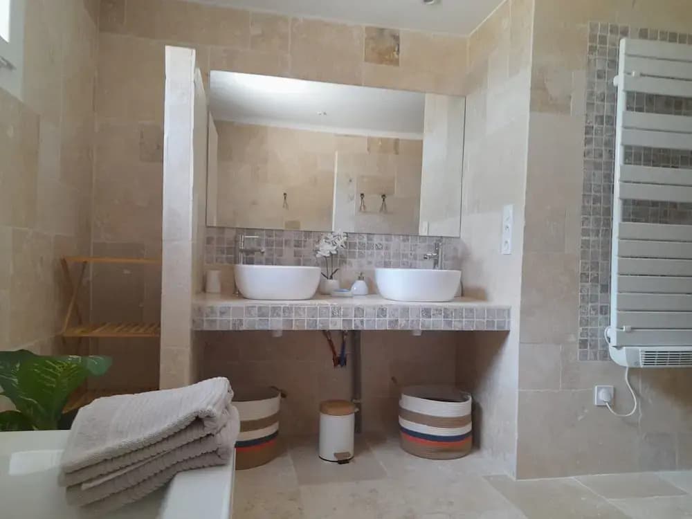 Beautiful Villa With Private Swimming Pool - Miniature 7