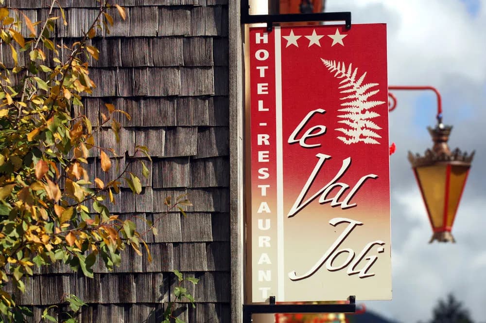 Le Val Joli - Hotel Restaurant - Photo 1