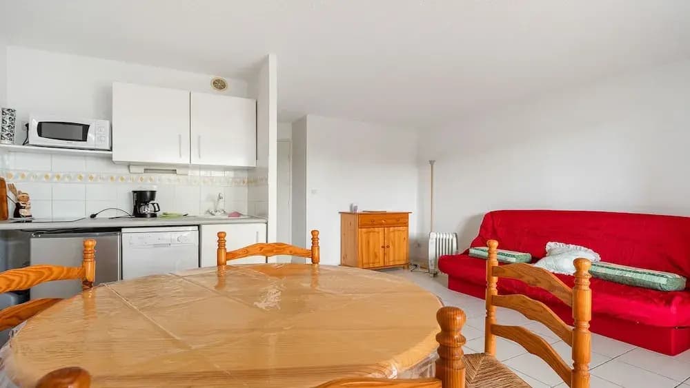Charming Coastal Escape in Agde - Photo 3