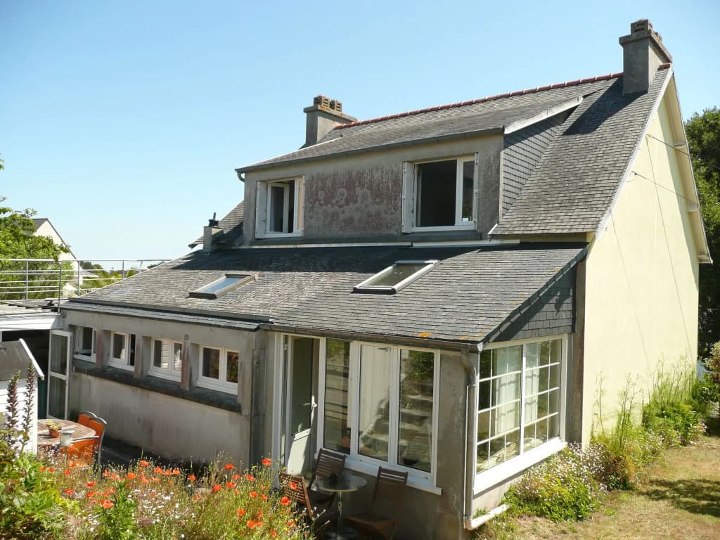 Holiday Home in Camaret Near Sandy Beaches - Photo 1