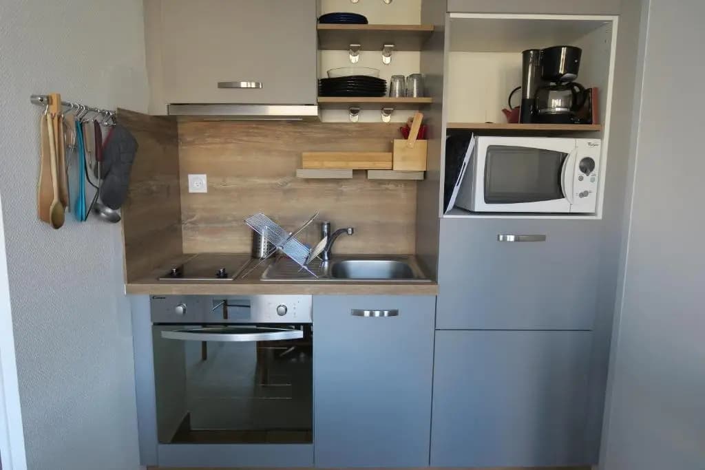 Appartement avec balcon à 20m de la plage de Trestraou à PERROS-GUIREC Ref 853 - Miniature 7
