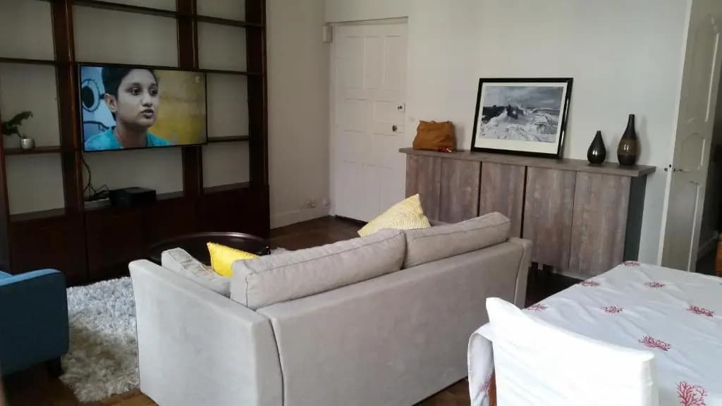 Mairie -Appt 75m2 -3 Chbres Separees - Photo 2