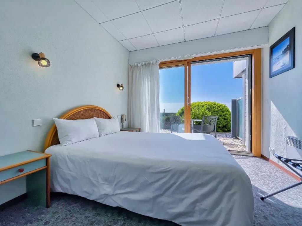 Logis Hôtel L'Albatros - Photo 1