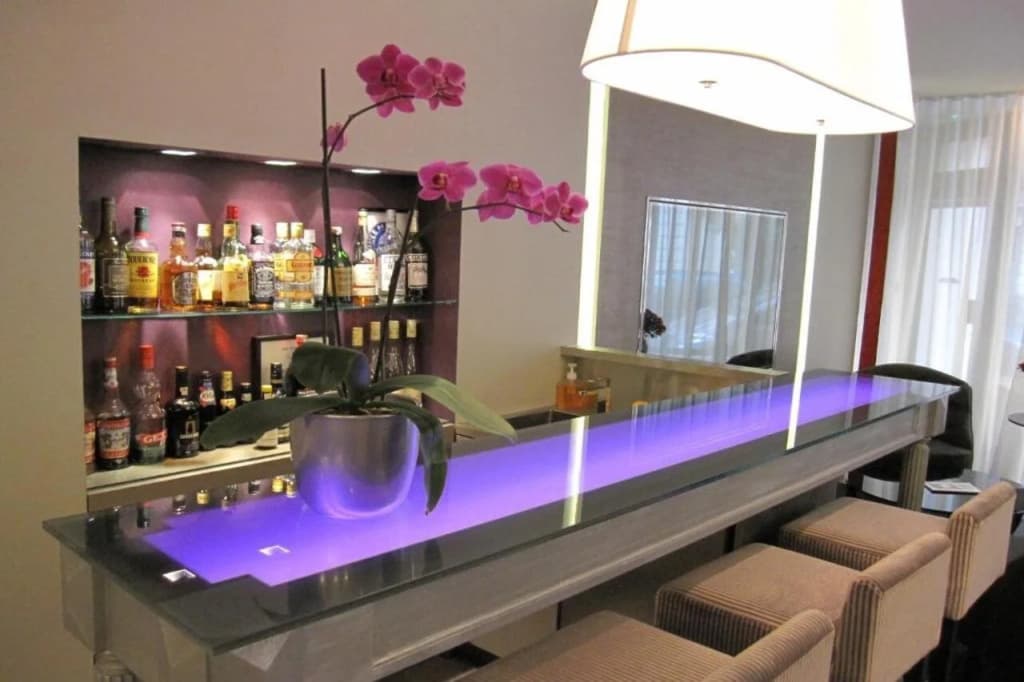 Hotel Harvey - Photo 2