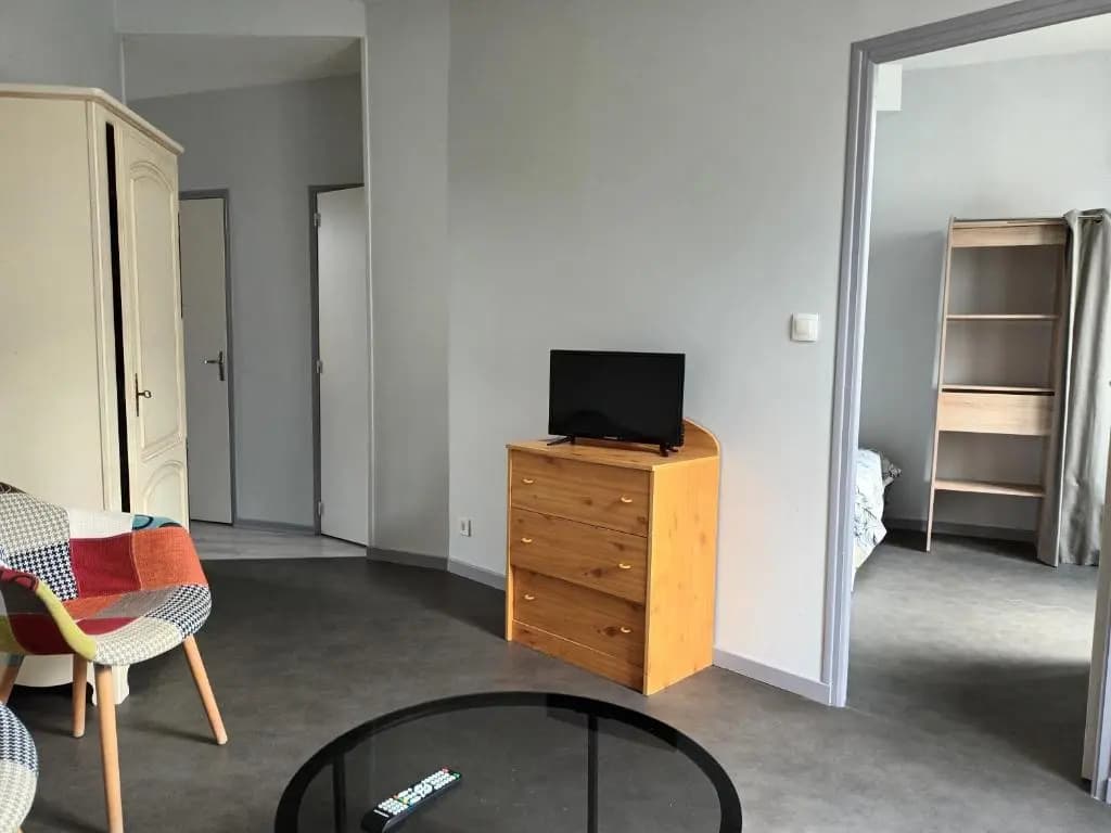 Appartemment T3 (2 Chambres) Cœur de Cande Wifi - Miniature 8