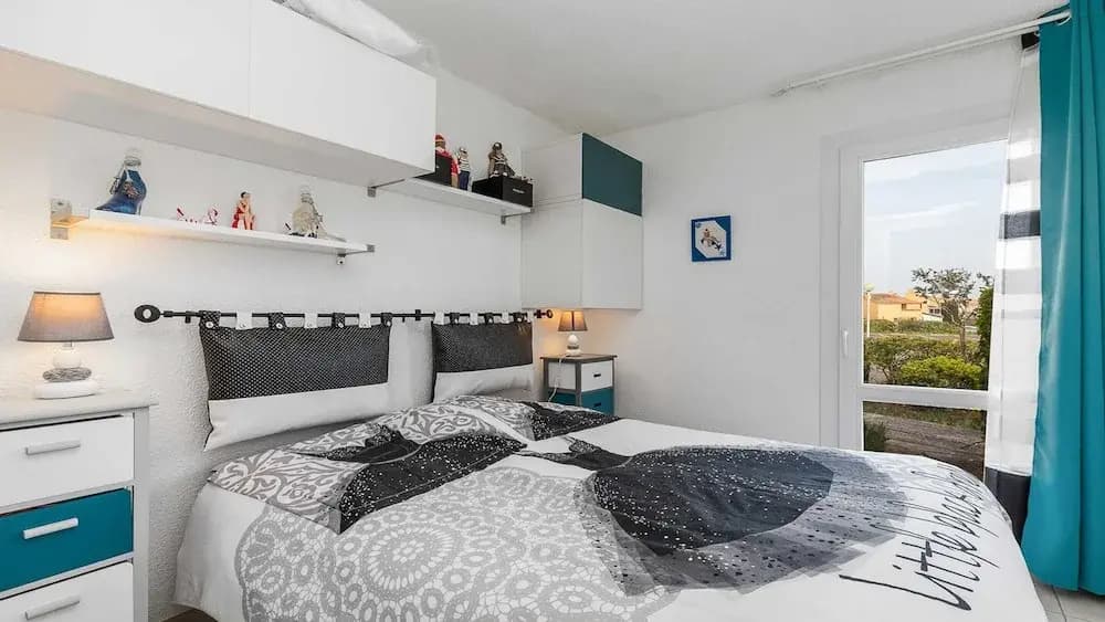 Stylish Stay by the Sea - Photo 2