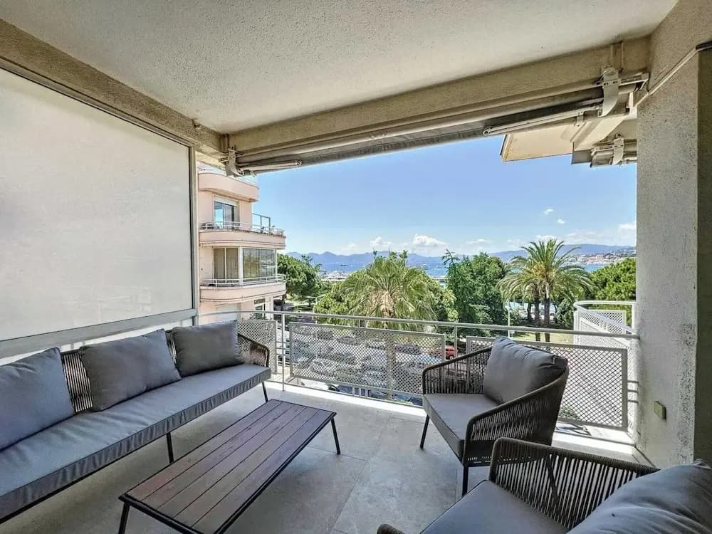 Apartment With Sea View Terrace - Photo 3