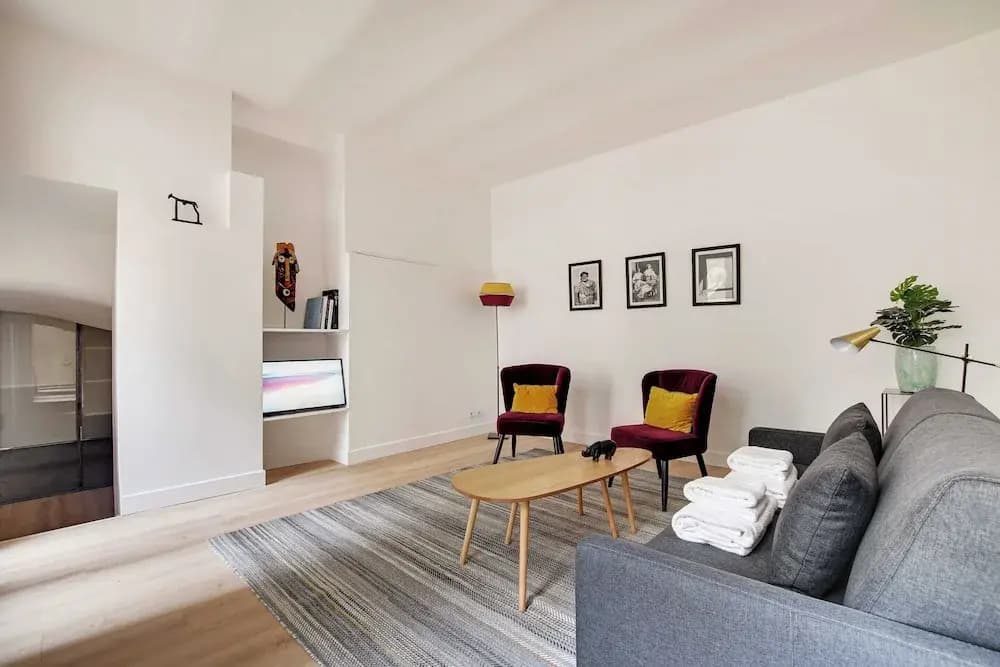 Authentic Apartment - 2br/4p - Monnaie - Photo 4