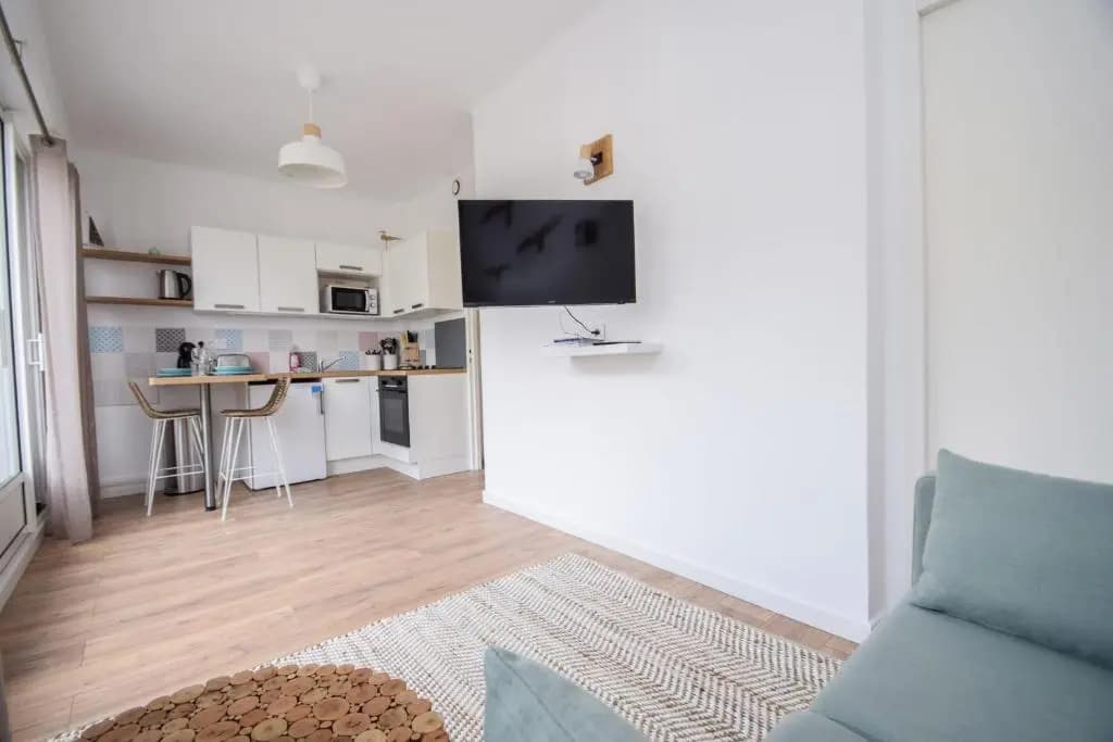 Appartement cosy 2 pers vue mer balcon hyper centre Dinard - Photo 4