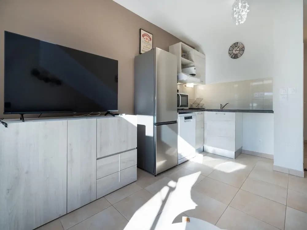 Peaceful Villa in Serignan - Miniature 7