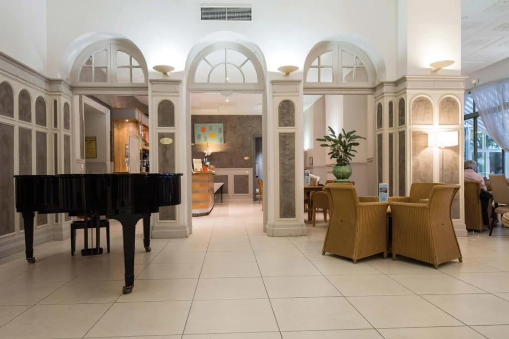 Hôtel Vacances Bleues Royal Westminster - Photo 2