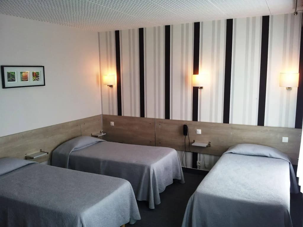 Sure Hotel by Best Western Angouleme - Photo 4