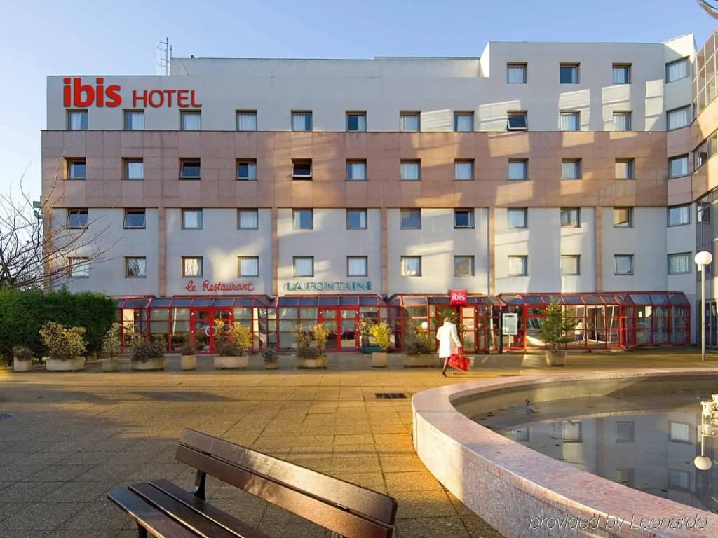 ibis Nanterre la Défense - Photo 1