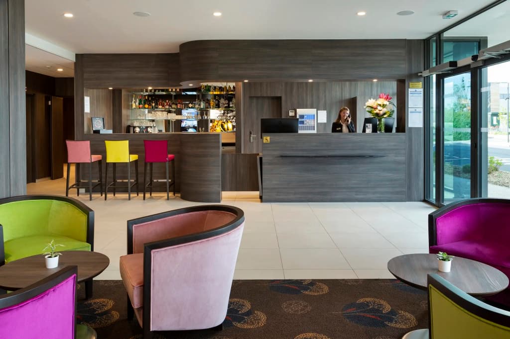 Hôtel Roi Soleil Prestige Plaisir - St Quentin - Photo 2