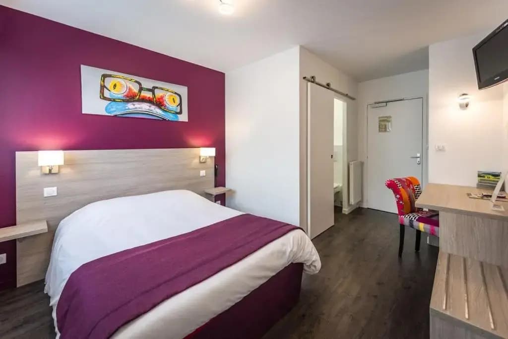 Logis Hotel Rest. La Haute Foret - Photo 1