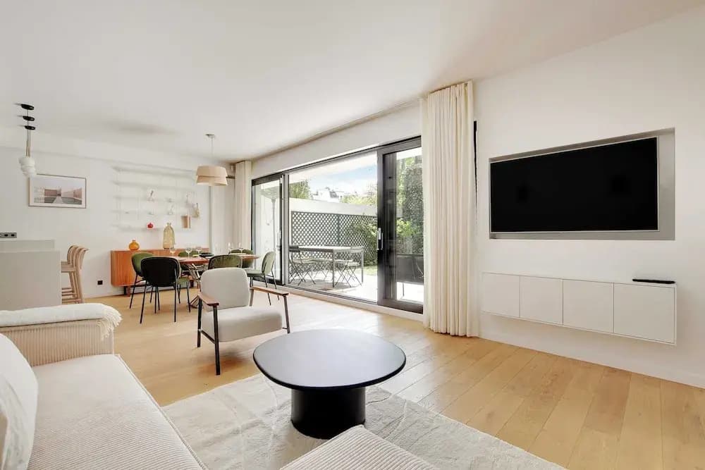 Passy / Eiffel Tower - Amazing 2BR With Garden - Photo 5