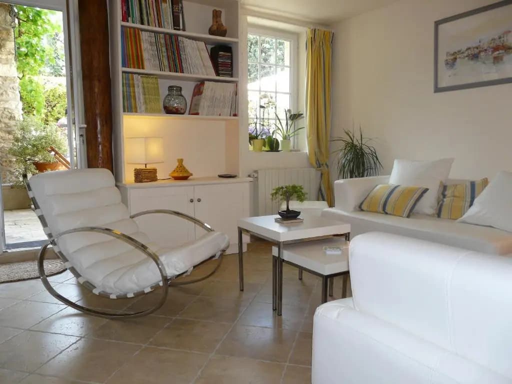 Partie de Mas Provençal de Charme, Avec Une Grande Piscine, Située En Campagne Proche D'Eygalières, Au Coeur 4 Personnes,...