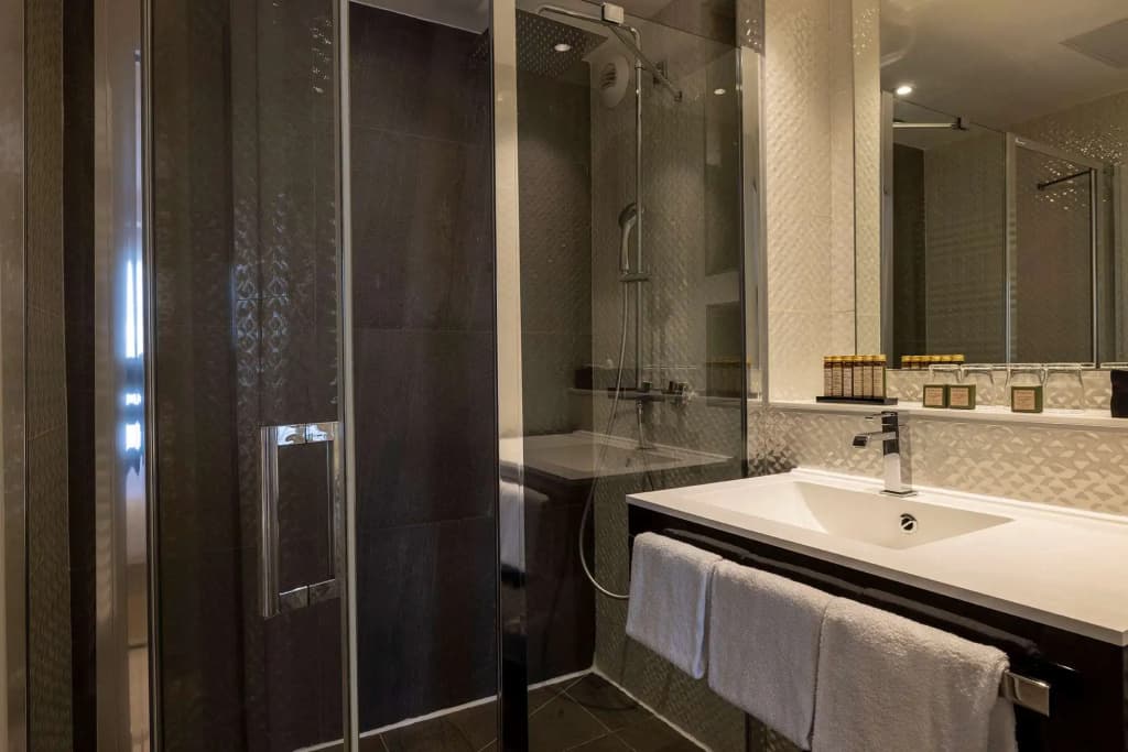 Hotel Elysees 8 - Miniature 8