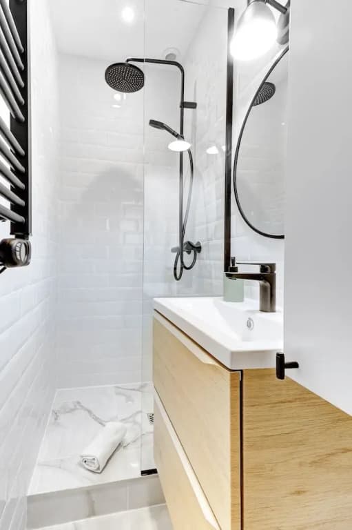 Chic 1BR by Eiffel Tower & Champ de Mars - Miniature 8