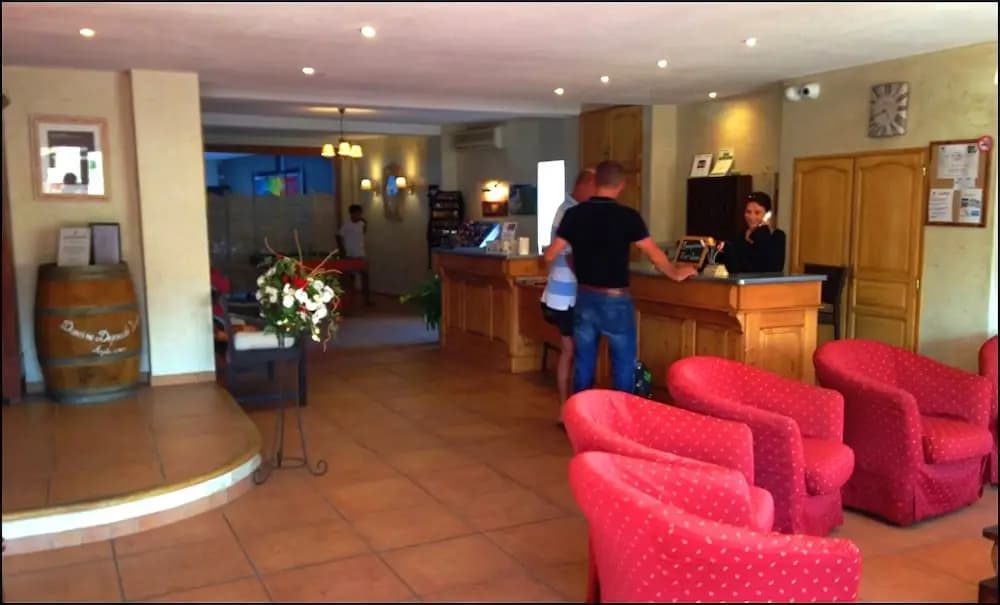 Hotel La Fregate - Photo 2