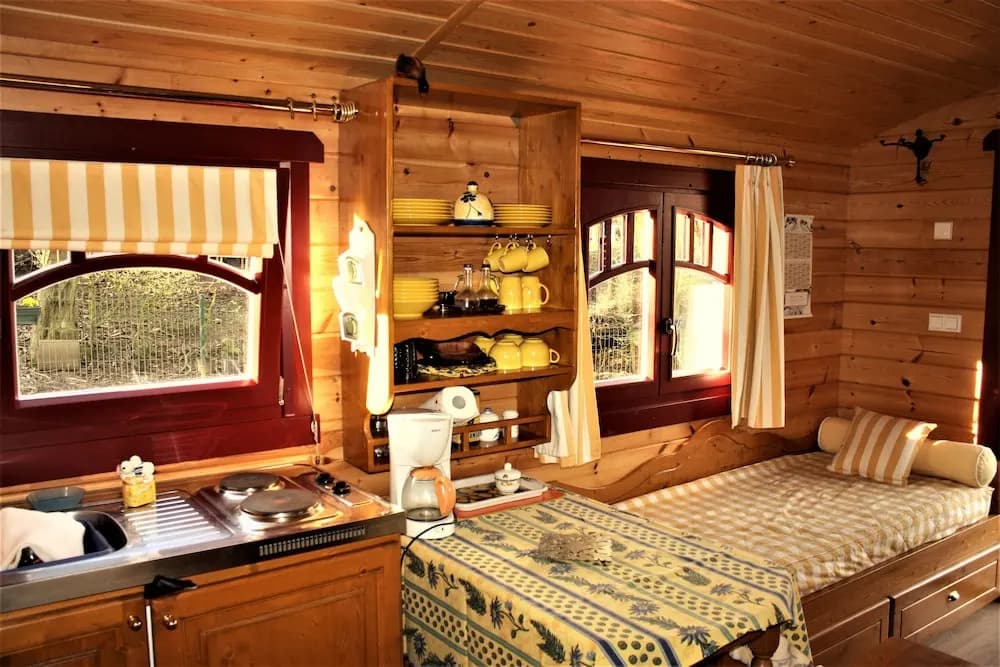 La Gypsy Caravan - Photo 3